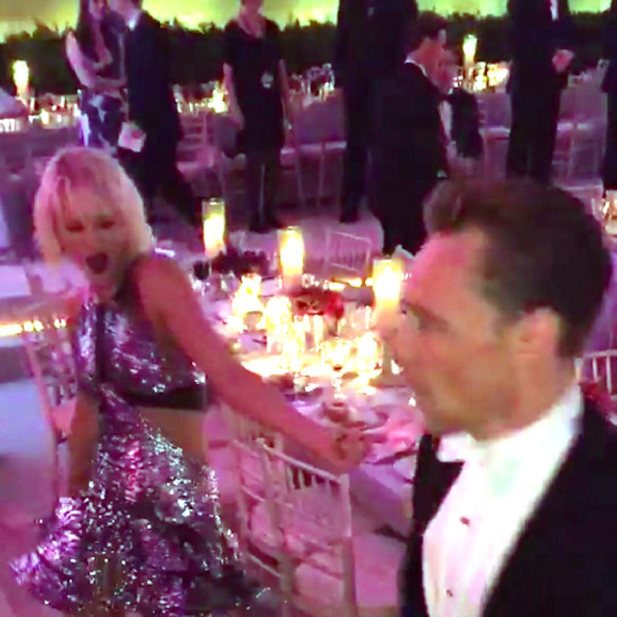 How T Swift Convinced Tom Hiddleston To Dance With Her At The Met Gala E Online Ca